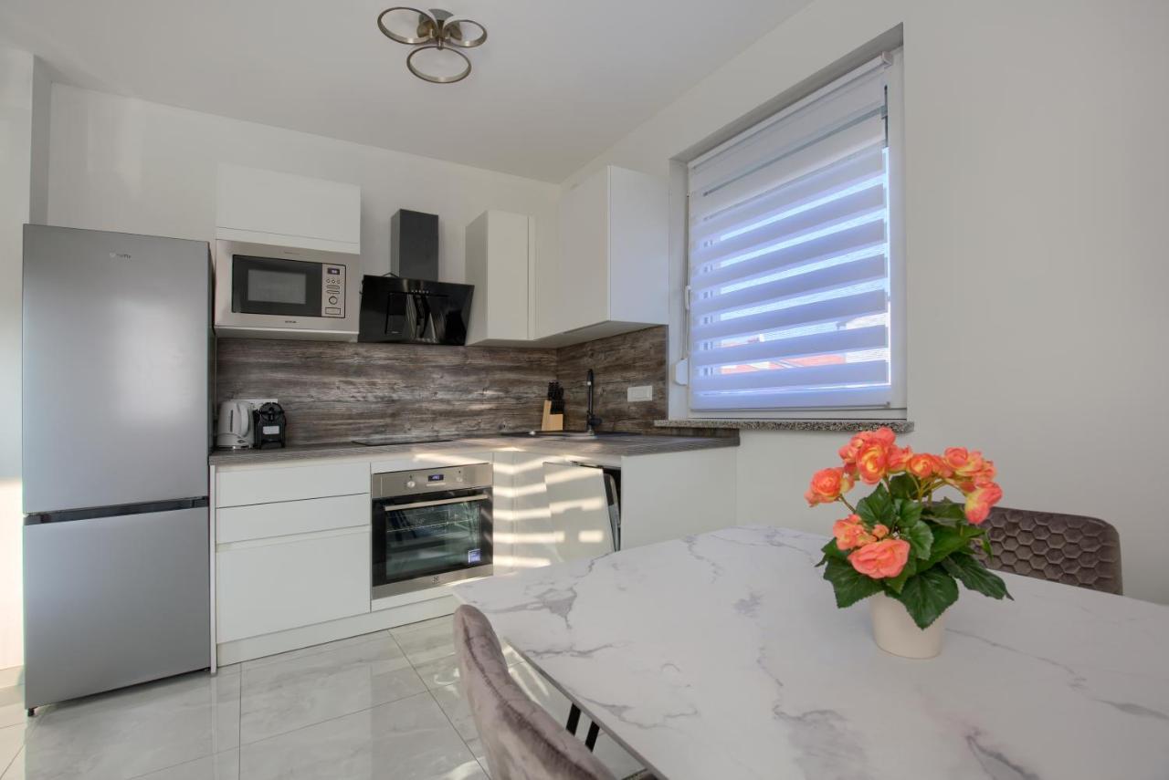 Apartment Vukadin Pula Zewnętrze zdjęcie