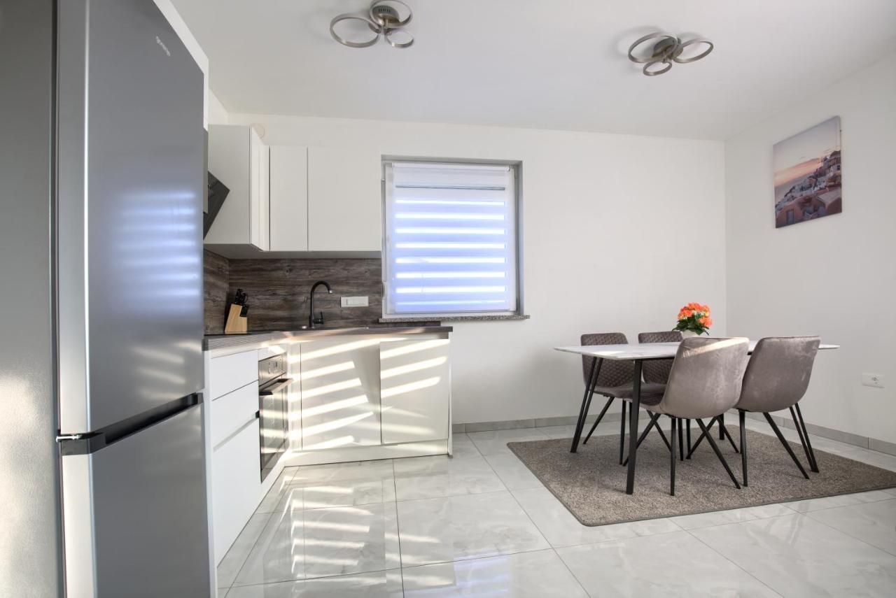 Apartment Vukadin Pula Zewnętrze zdjęcie